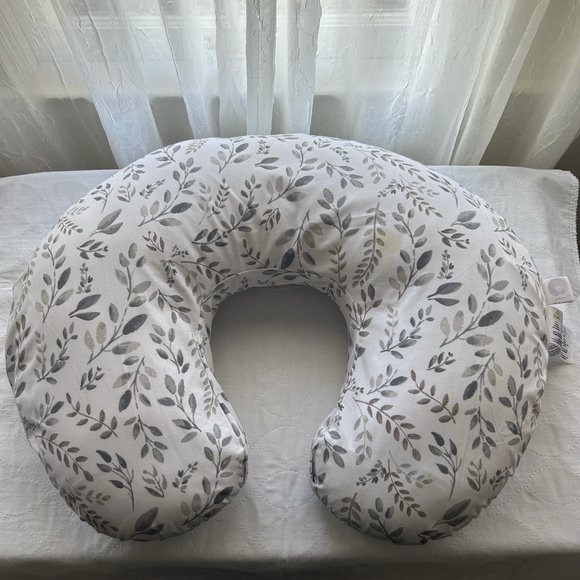 Boppy Original Nursing Support/Pillow Grey Taupe Leaves - Picture 1 of 4